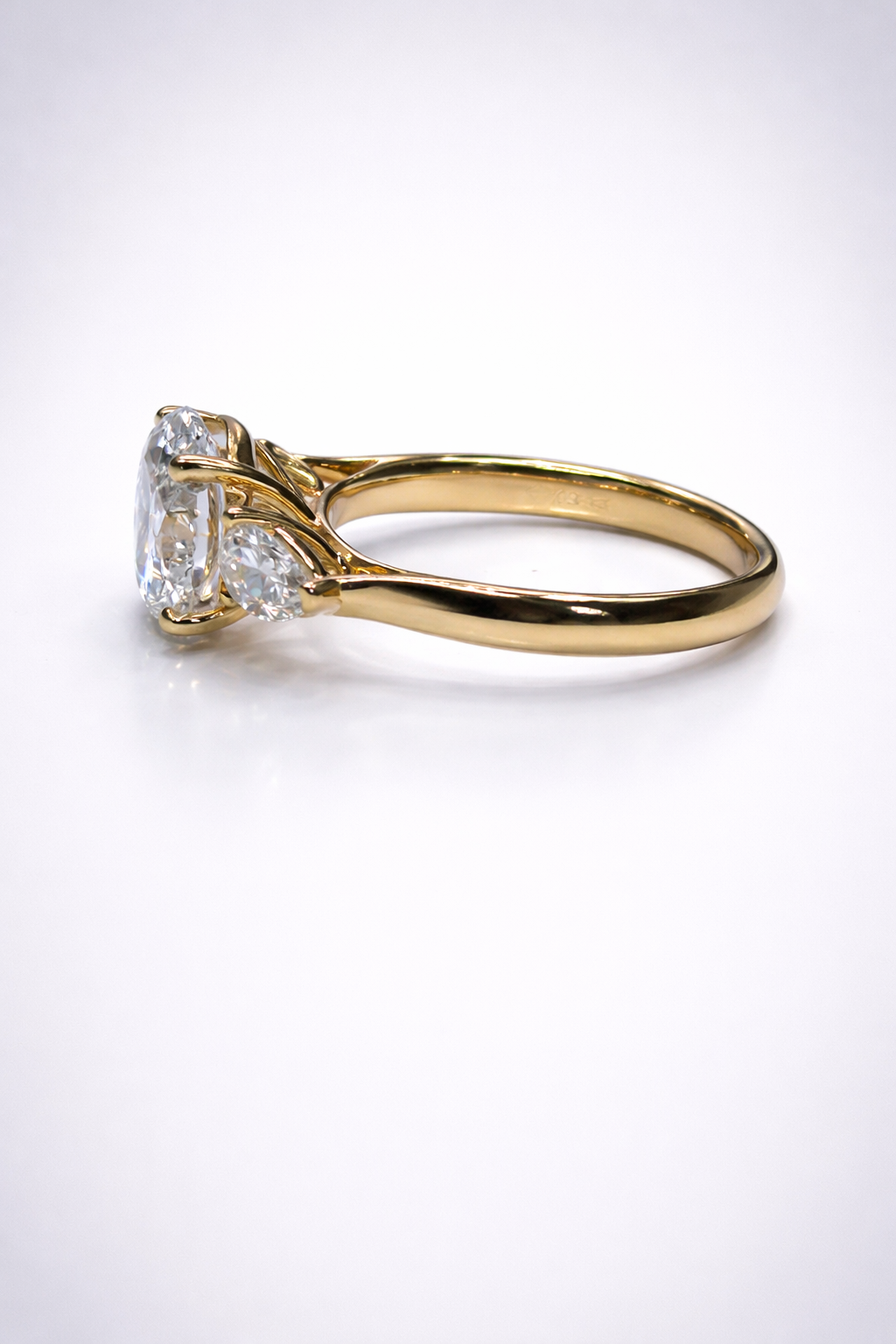 Laurelée 2.82 CT Oval Engagement Ring