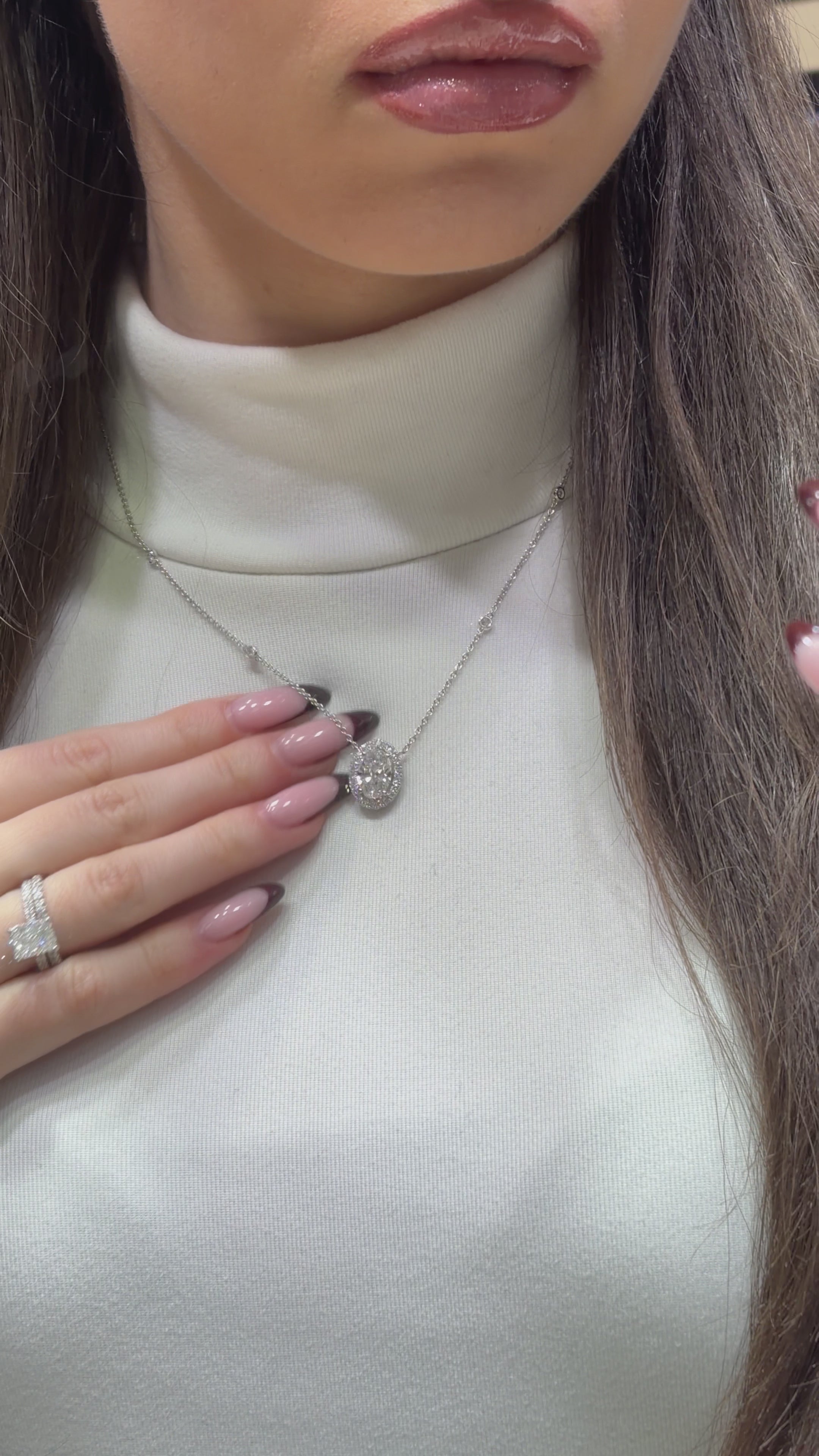 Lumière – 2.02 CT Oval Lab-Grown Diamond Solitaire Pendant in 18kt Gold