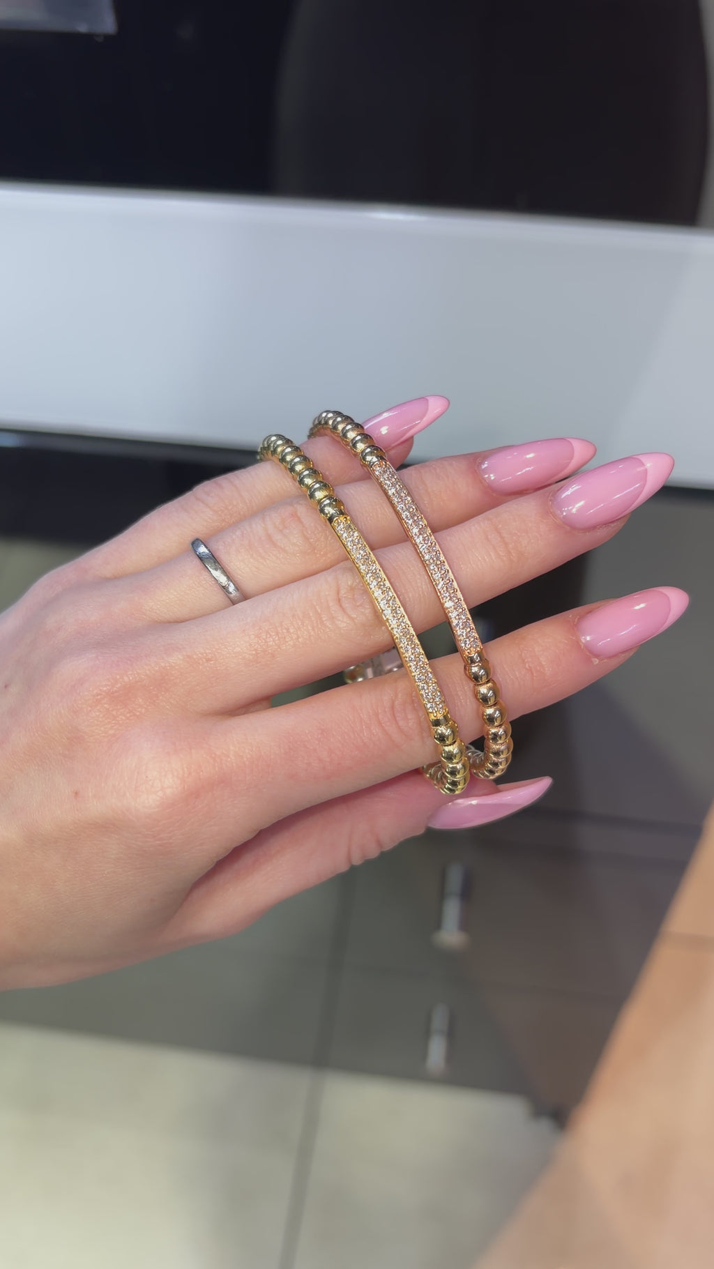 Diamond Bar Stretch Bracelet 1.10 CT | 18K Gold