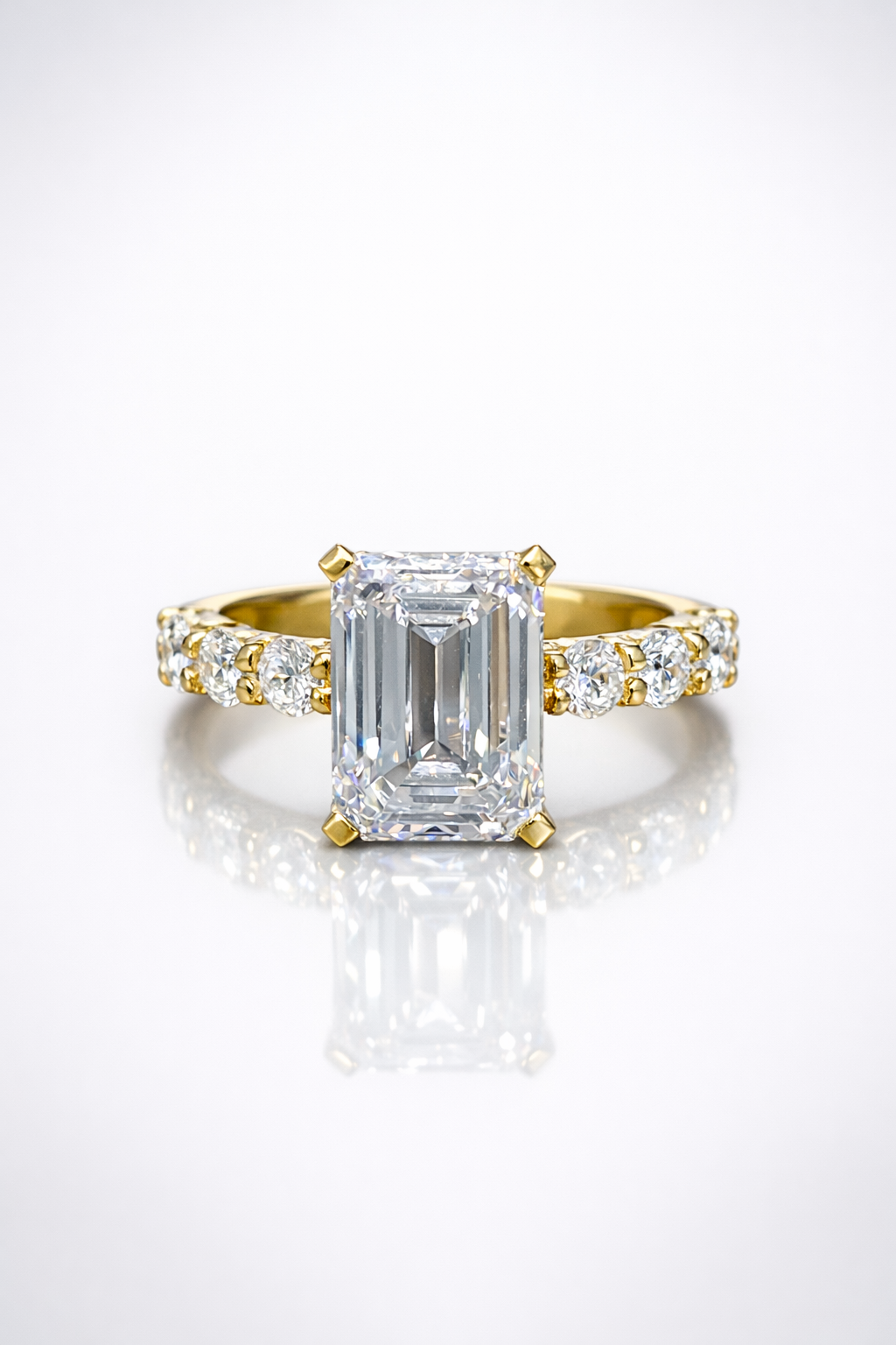 L’Éclat Vendôme – 5.02 ct Emerald-Cut Diamond Ring
